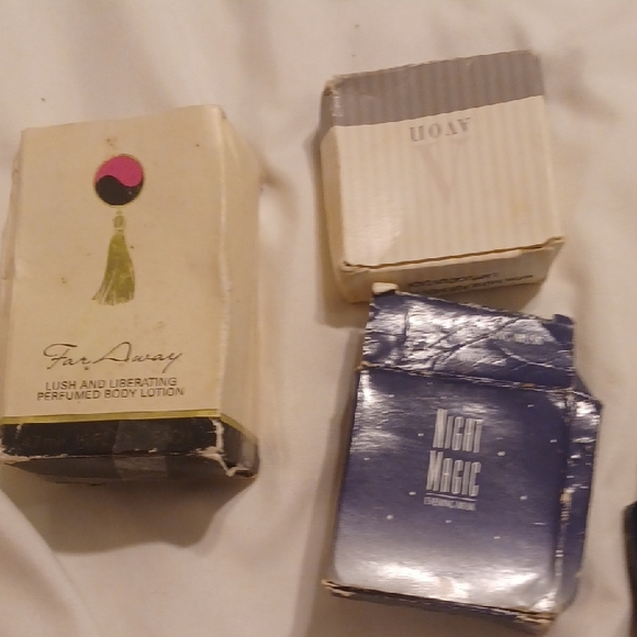 Avon Makeup Setting Collection - Blue, Gold, White - Picture 3 of 7